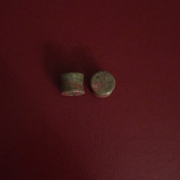 9/16 jasper plugs. - Picture 2 of 2